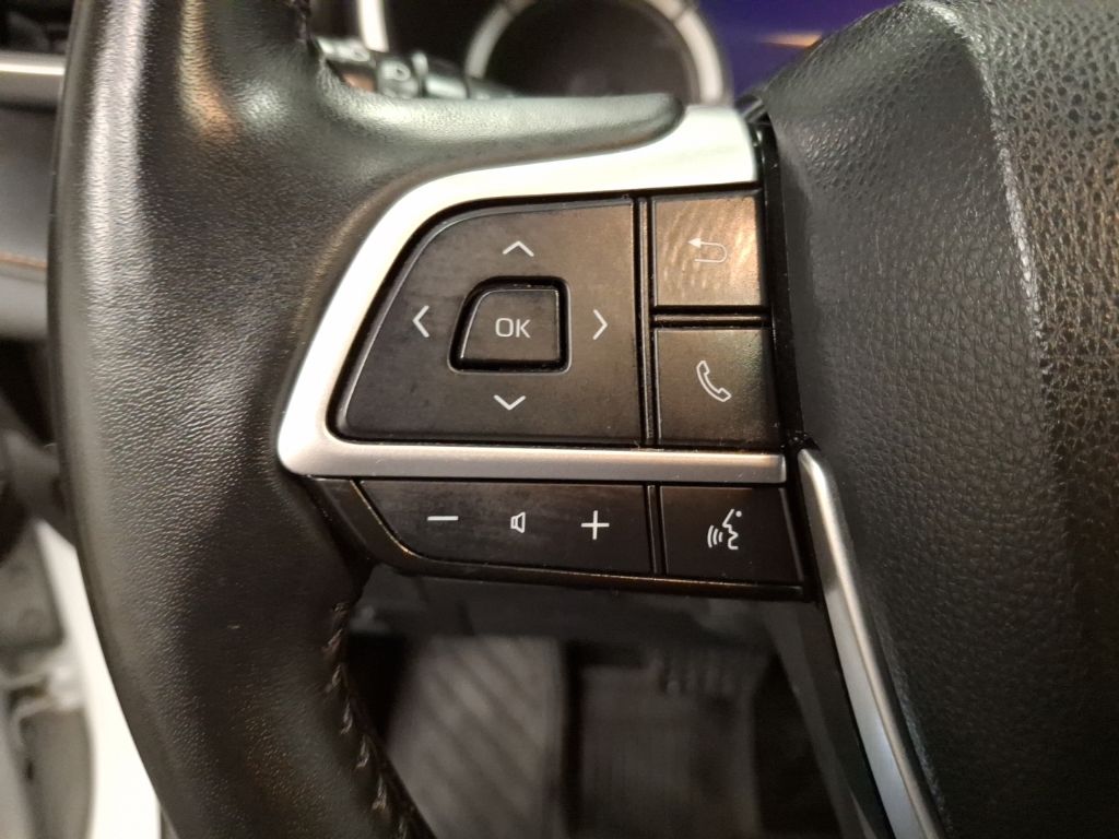 Used 2023 Toyota Highlander Hybrid SUV