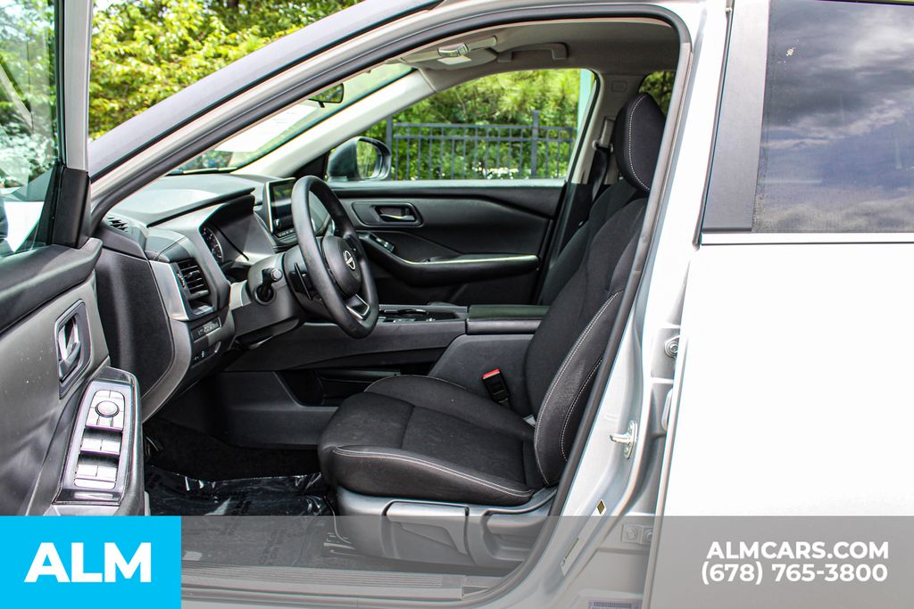 Used 2024 Silver Nissan S image 17