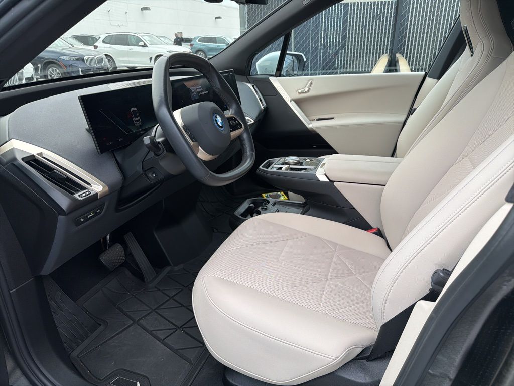 Thumbnail: 2023 BMW iX - 5