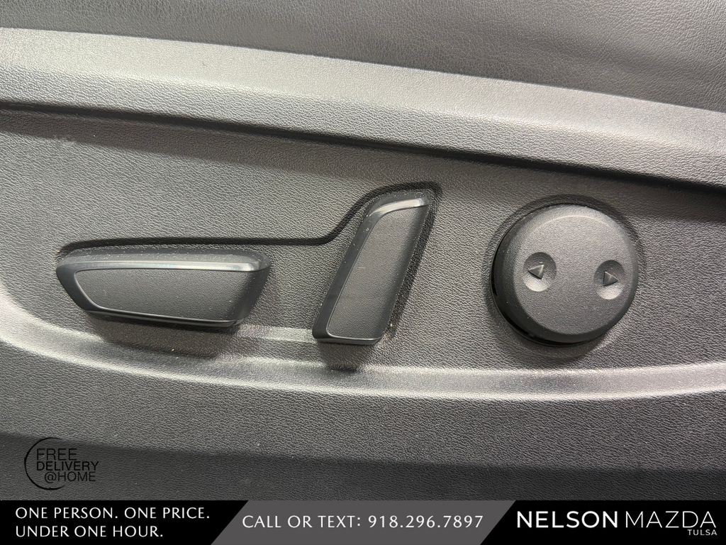 Used 2022 Black INFINITI LUXE image 18