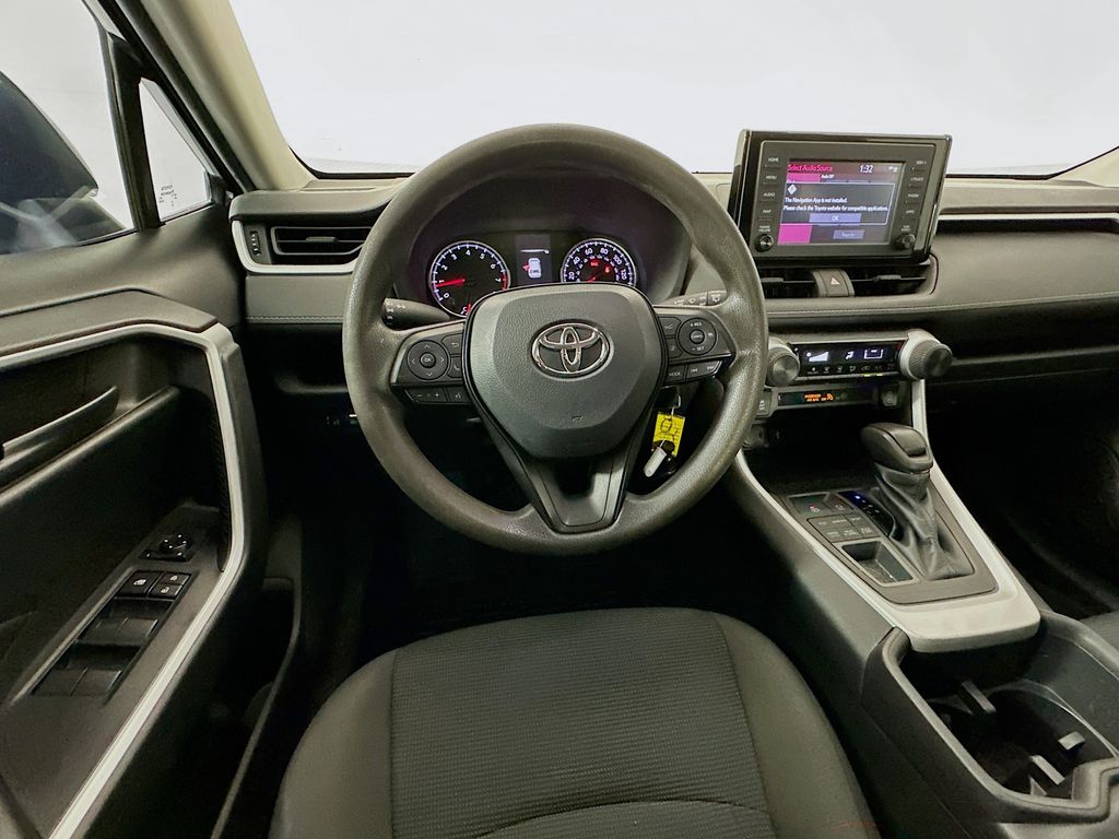 Thumbnail: 2022 Toyota RAV4 - 21