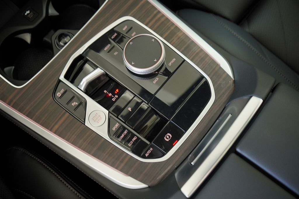 Thumbnail: 2026 BMW X5 - 18