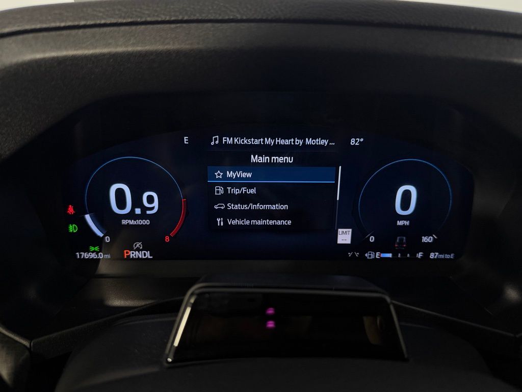Used 2025 Black Metallic Ford Platinum image 15