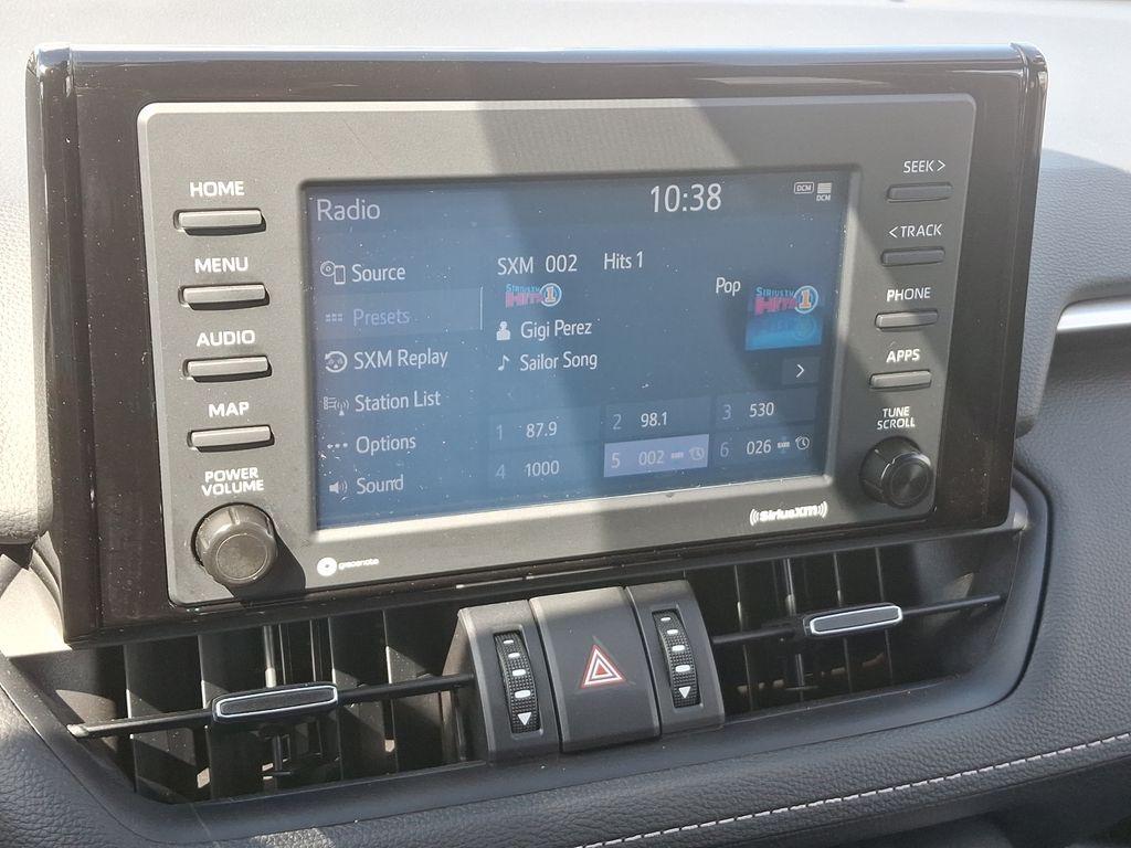 2022 Toyota RAV4 XLE Premium 18