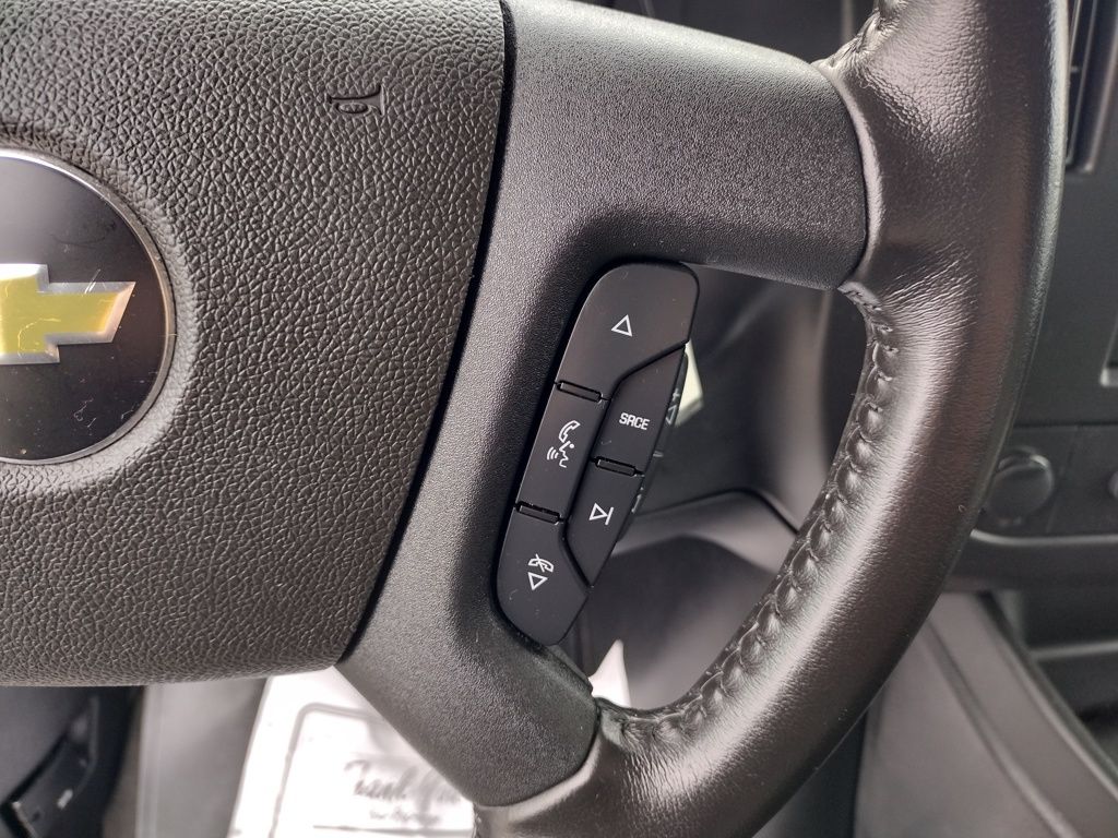 2022 Chevrolet Express 3500 LT photo