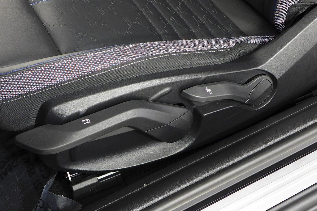 Thumbnail: 2025 MINI Cooper - 23