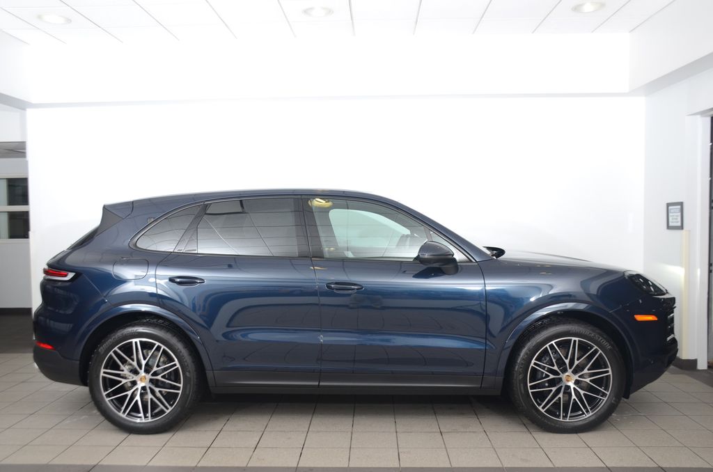 2024 Porsche Cayenne  2