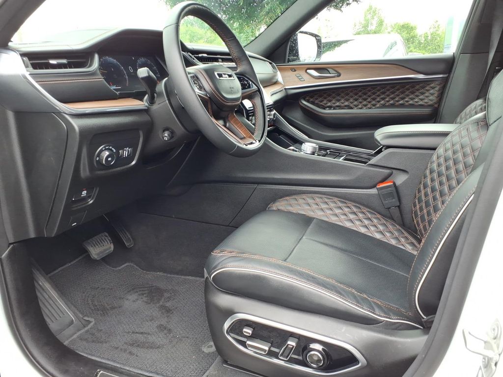 used 2024 Jeep Grand Cherokee car, priced at $44,950