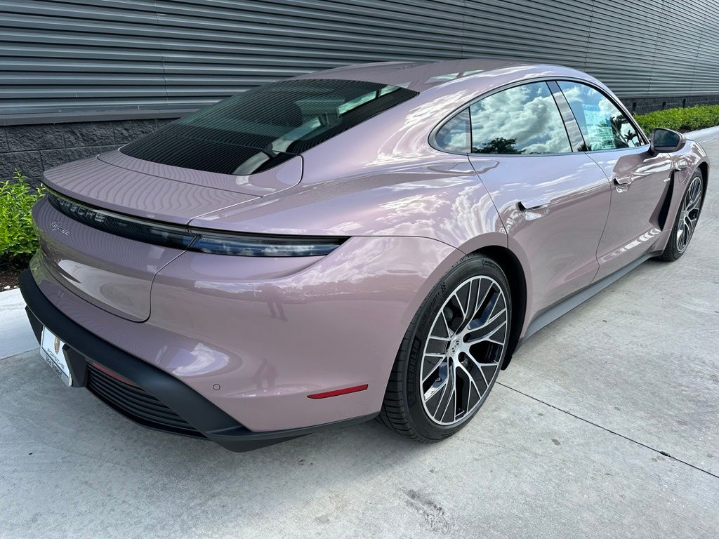 2025 Porsche Taycan  9