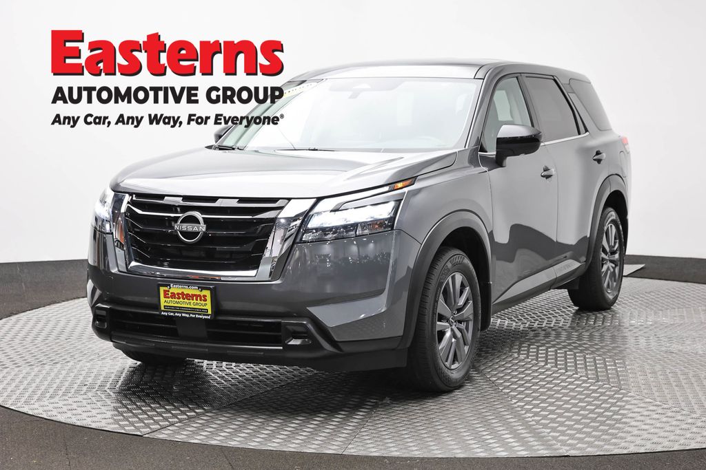 2023 Nissan Pathfinder S 4WD's photo