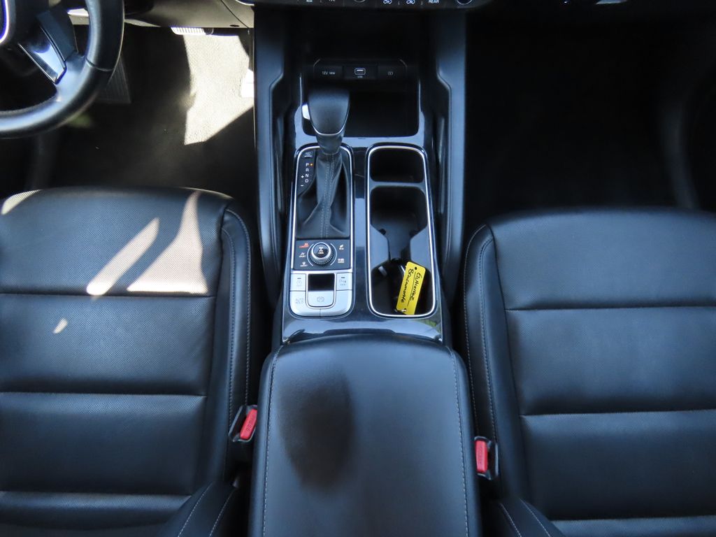 2021 Kia Telluride LX 16