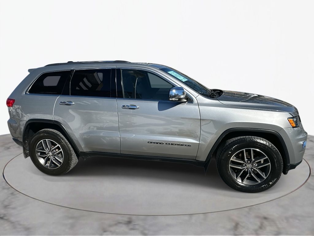 Thumbnail: 2017 Jeep Grand Cherokee - 8