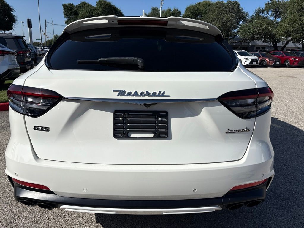 Thumbnail: 2021 Maserati Levante - 4