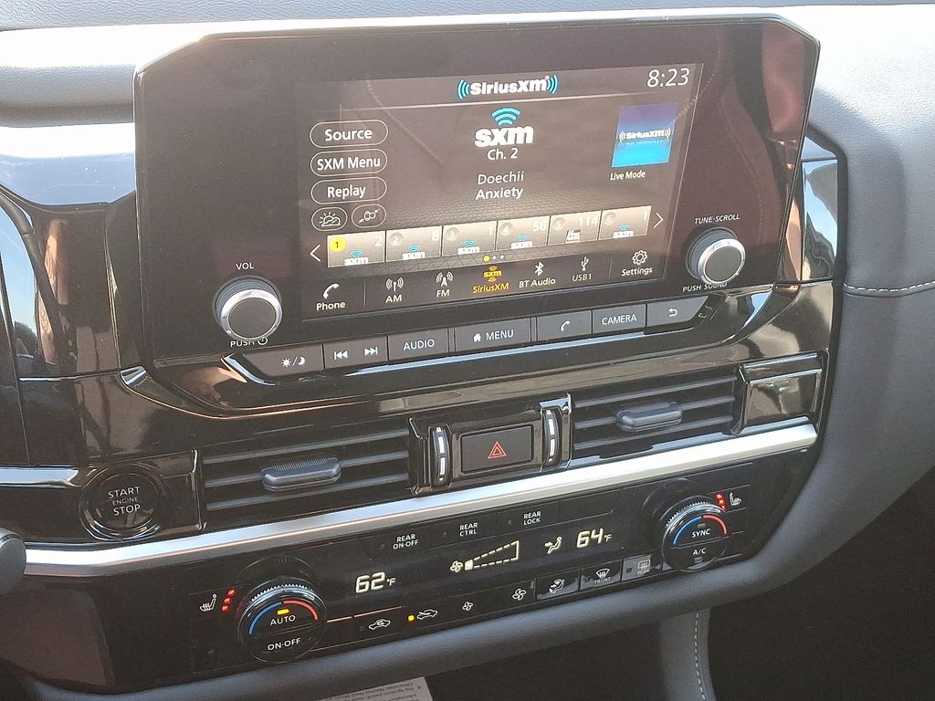 2025 Nissan Pathfinder SV 8