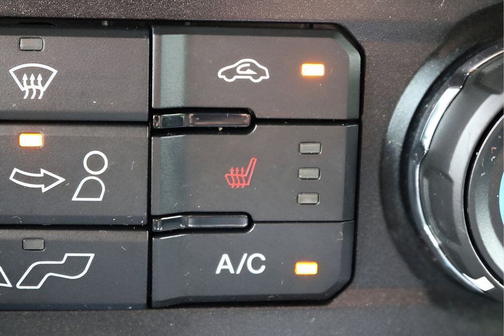 Used 2019 Silver Ford XLT image 23