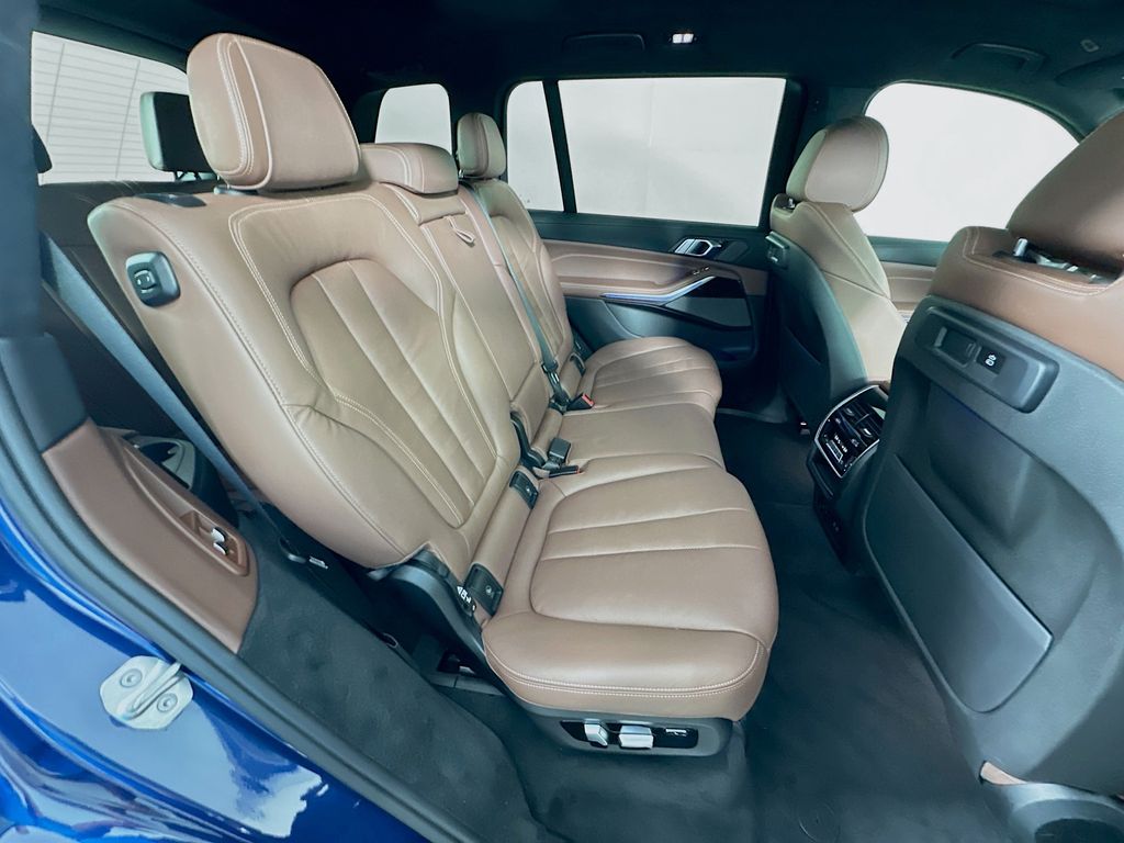 Thumbnail: 2020 BMW X7 - 29