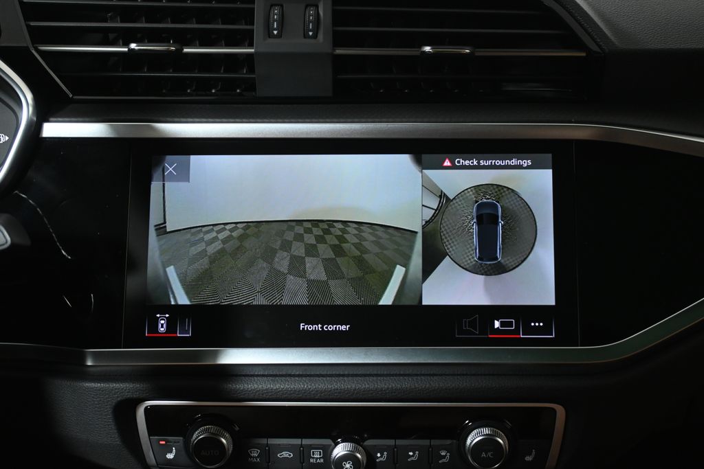 Thumbnail: 2025 Audi Q3 - 23