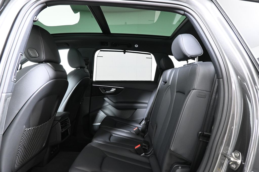 Thumbnail: 2026 Audi Q7 - 28