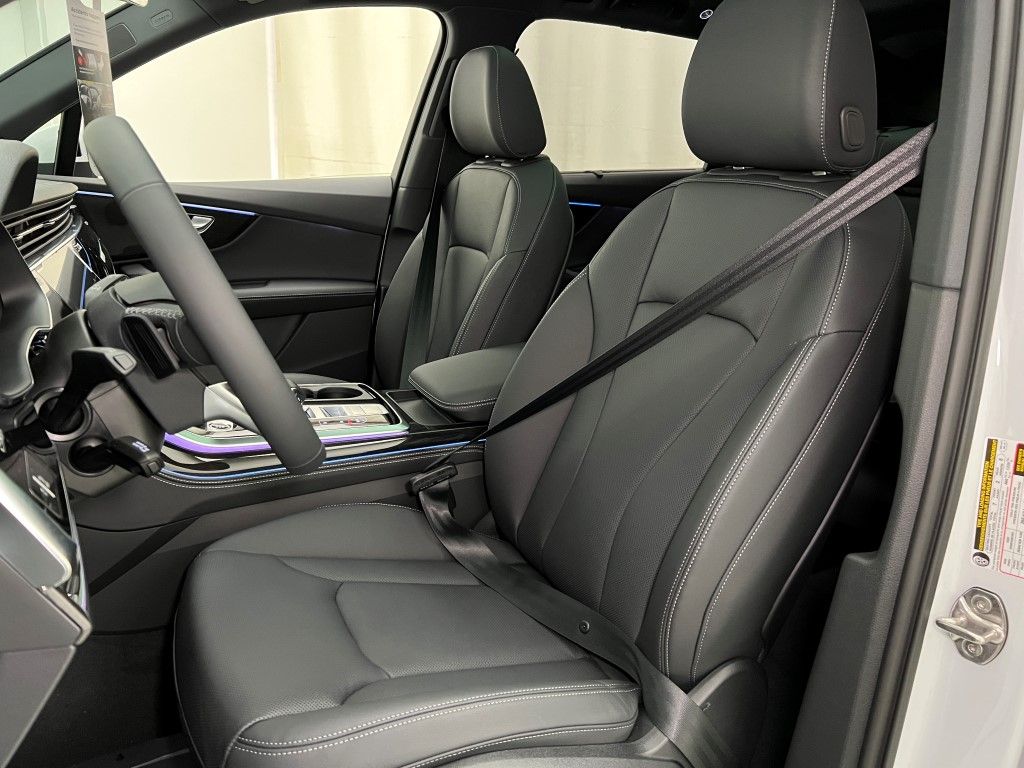 Thumbnail: 2026 Audi Q7 - 26