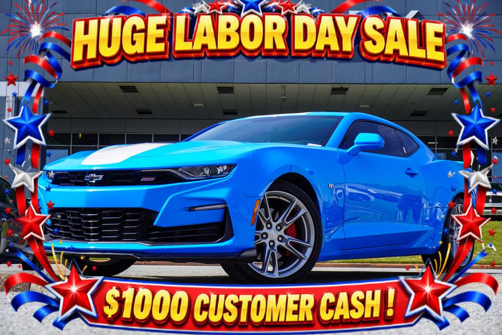 2022 Chevrolet Camaro Azul (Rapid Blue) Coupé Tracción trasera Automática