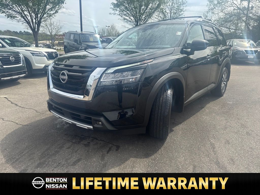 View vehicle photo 4