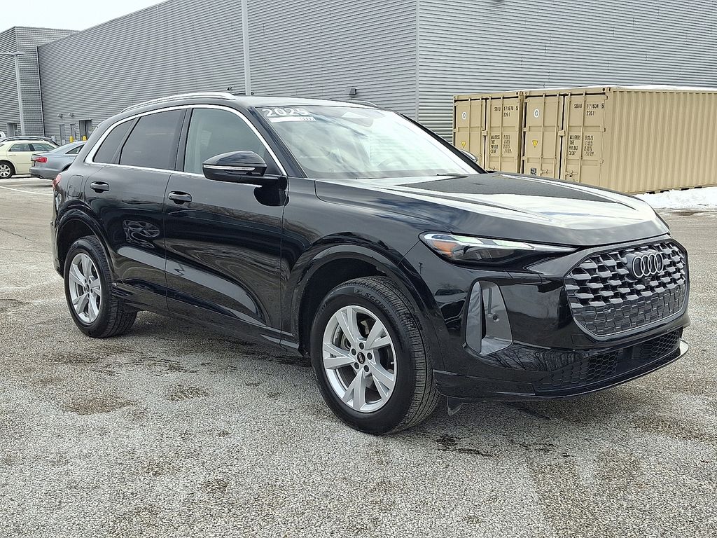 Thumbnail: 2025 Audi Q5 - 3