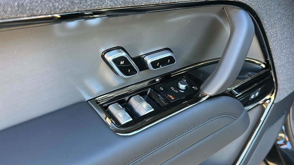 new 2026 Land Rover Range Rover Sport car, priced at $94,585