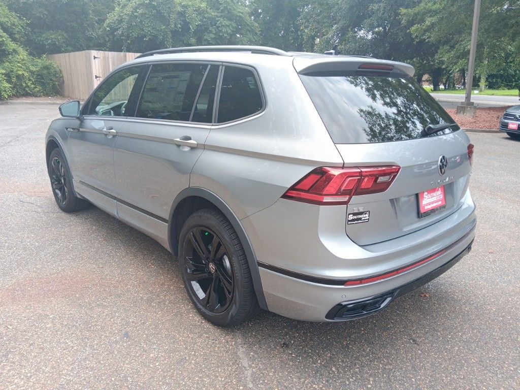 2024 Volkswagen Tiguan 2.0T SE R-Line Black 3