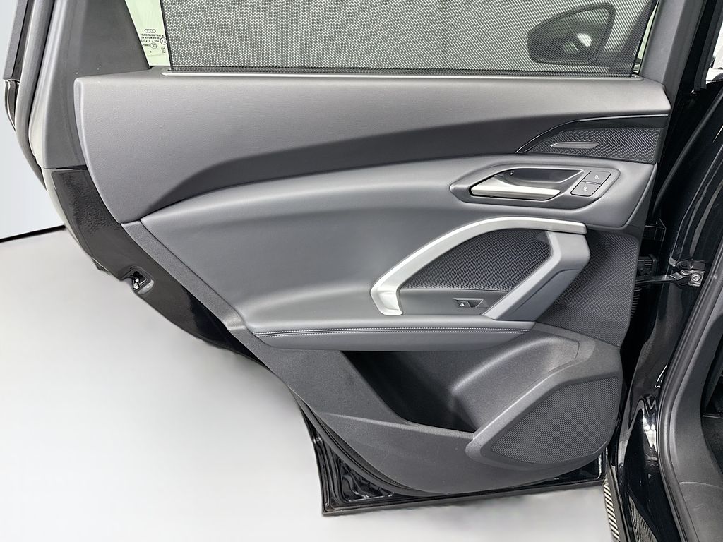 Thumbnail: 2025 Audi Q5 - 25