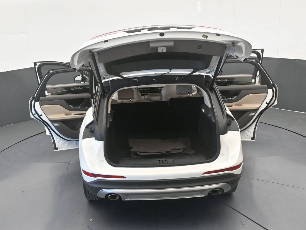 Used 2022 Pristine White Metallic Tri-Coat Lincoln Reserve image 73