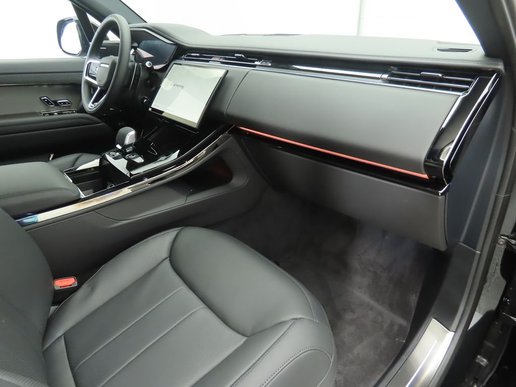 Thumbnail: 2025 Land Rover Range Rover Sport - 19