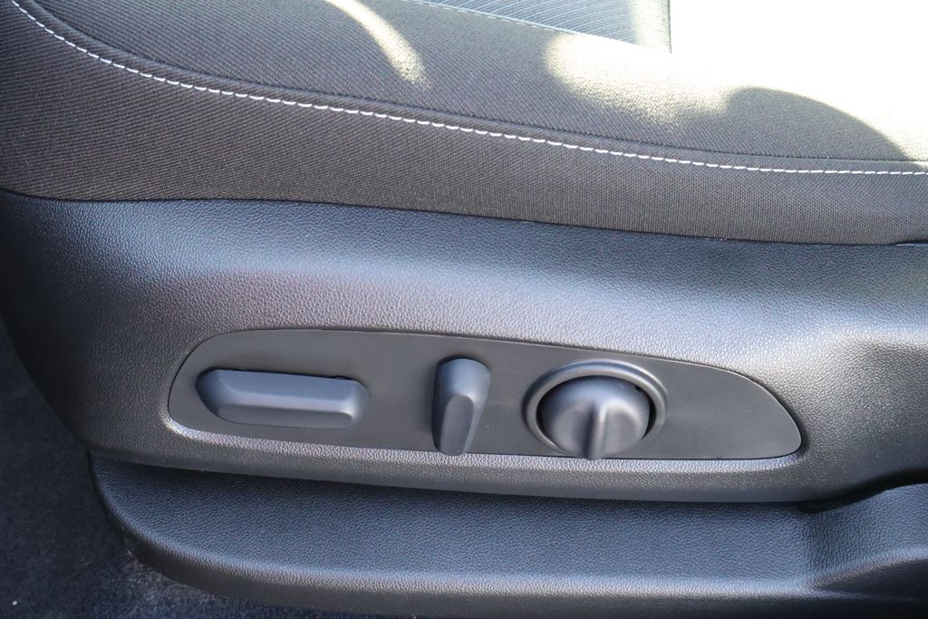 Thumbnail: 2025 Chevrolet Blazer - 16