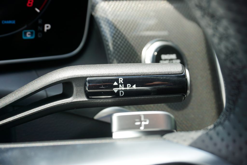 Thumbnail: 2025 Mercedes-Benz GLC - 30