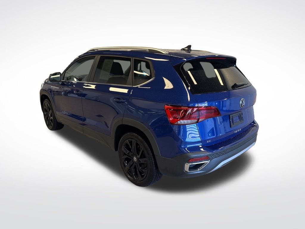 2024 Volkswagen Taos SE photo 8