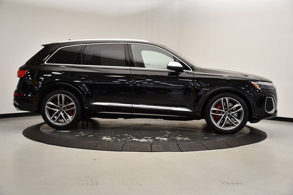 2025 Audi SQ7  6