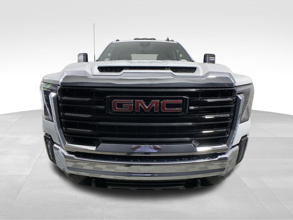 2024 GMC Sierra 2500HD Pro 9