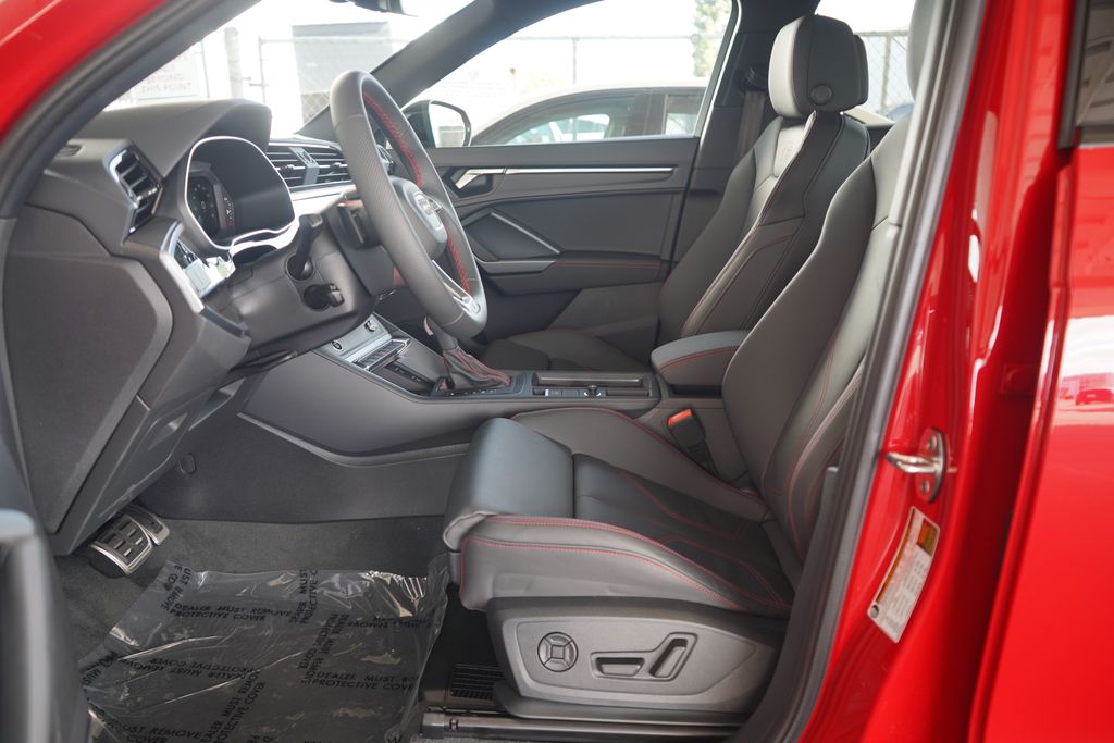 Thumbnail: 2025 Audi Q3 - 6