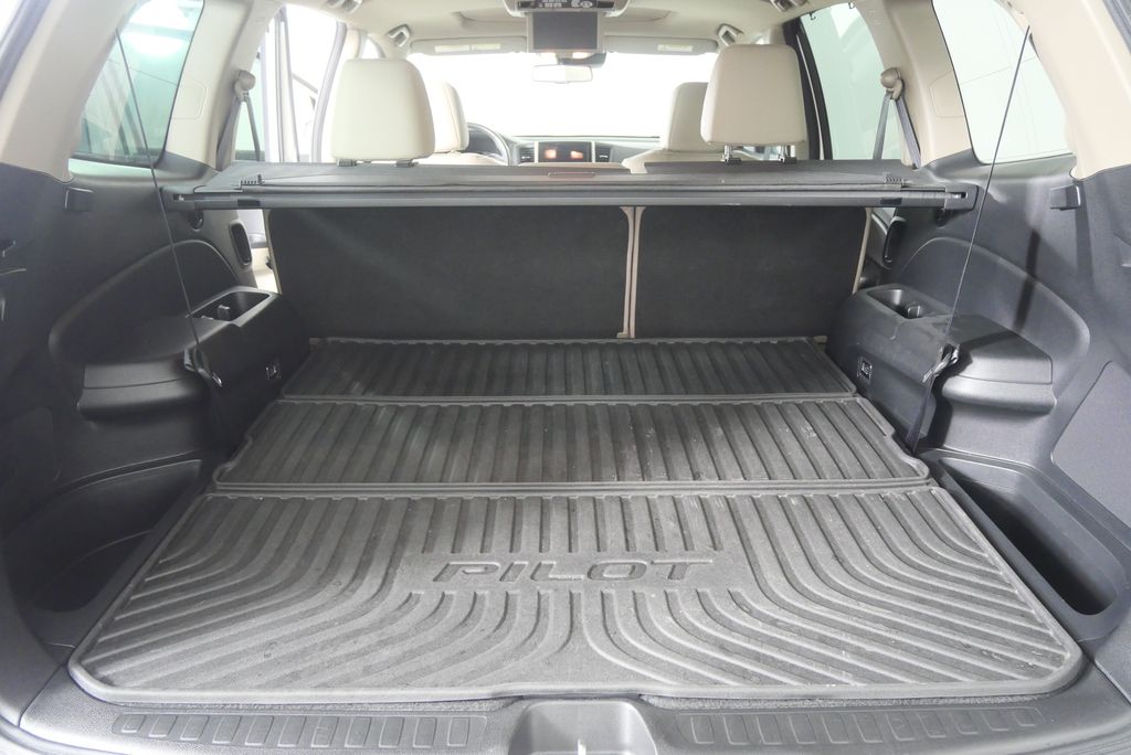 Thumbnail: 2017 Honda Pilot - 17