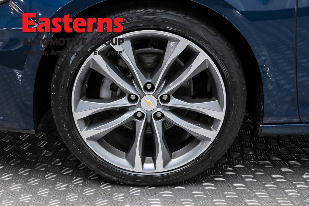 Used 2022 Blue Chevrolet LT image 29