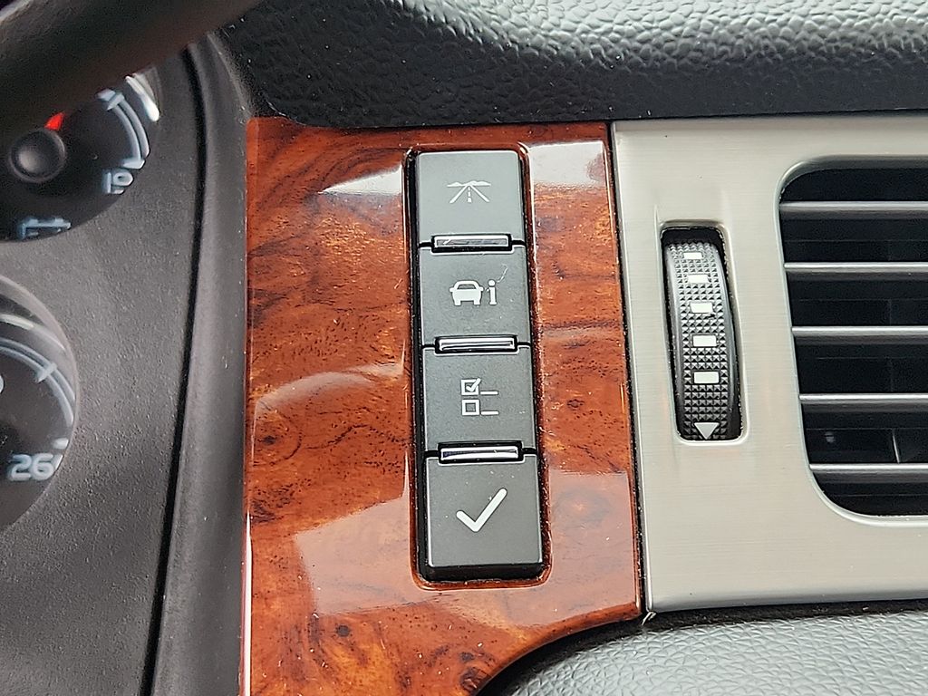 2013 Chevrolet Tahoe LT 21