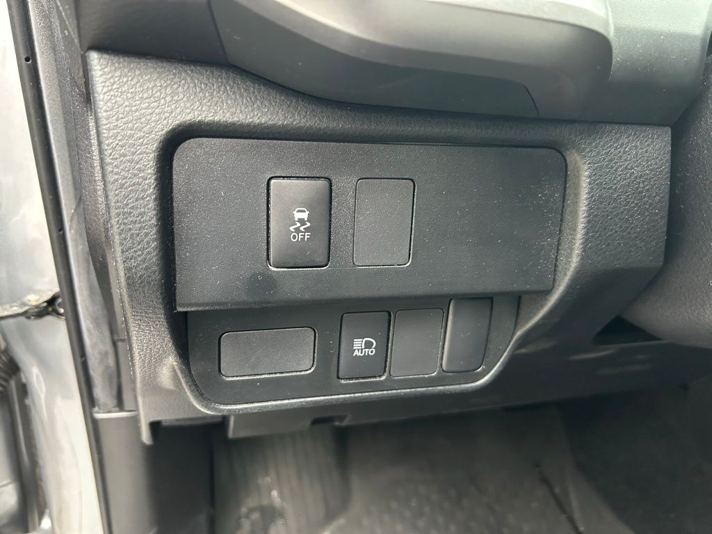 2023 Toyota Tacoma SR5 17
