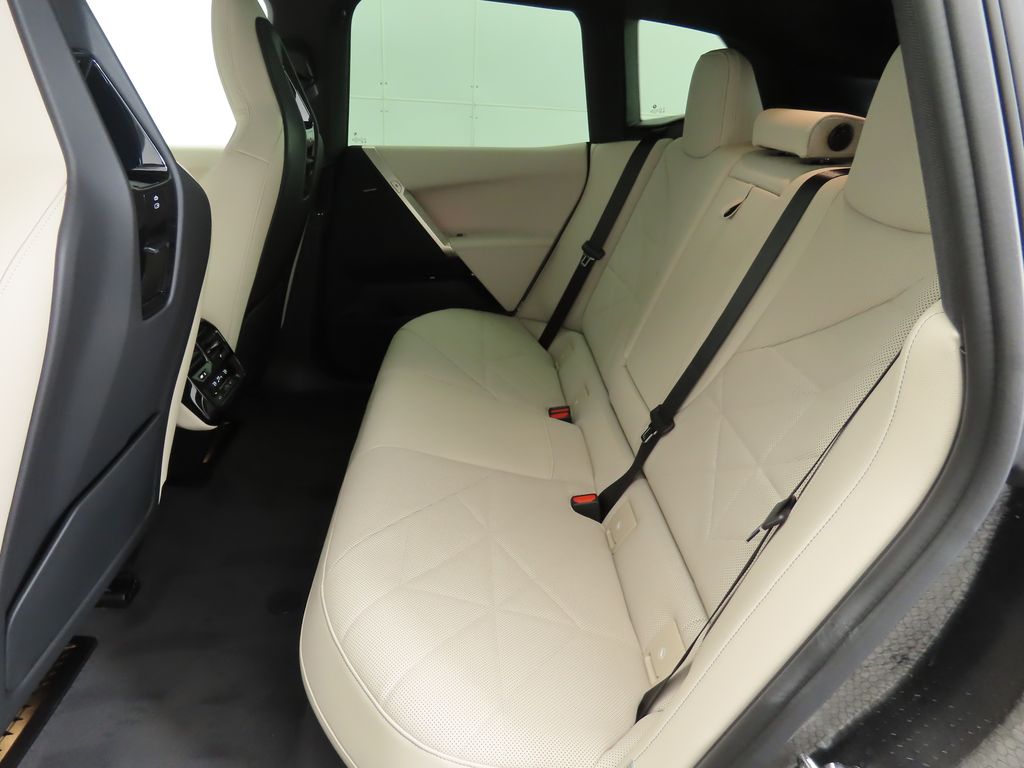 2025 BMW iX xDrive50 21