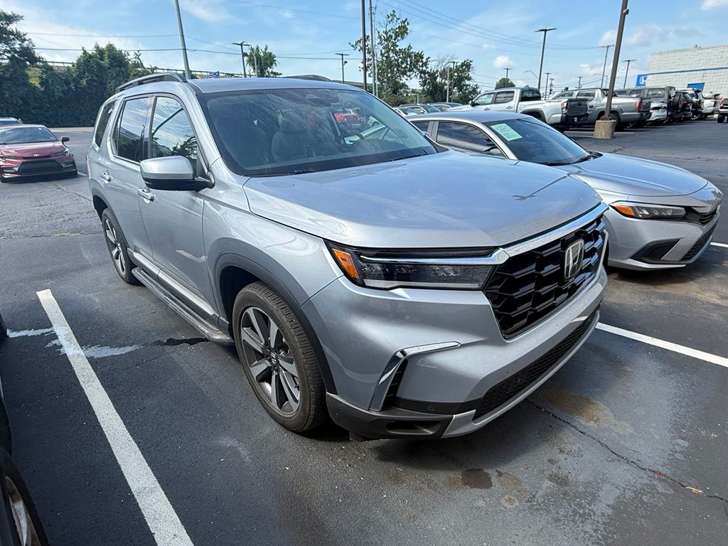 Lunar Silver Metallic 2024 Honda Pilot SUV / Crossover All-Wheel Drive Automatic