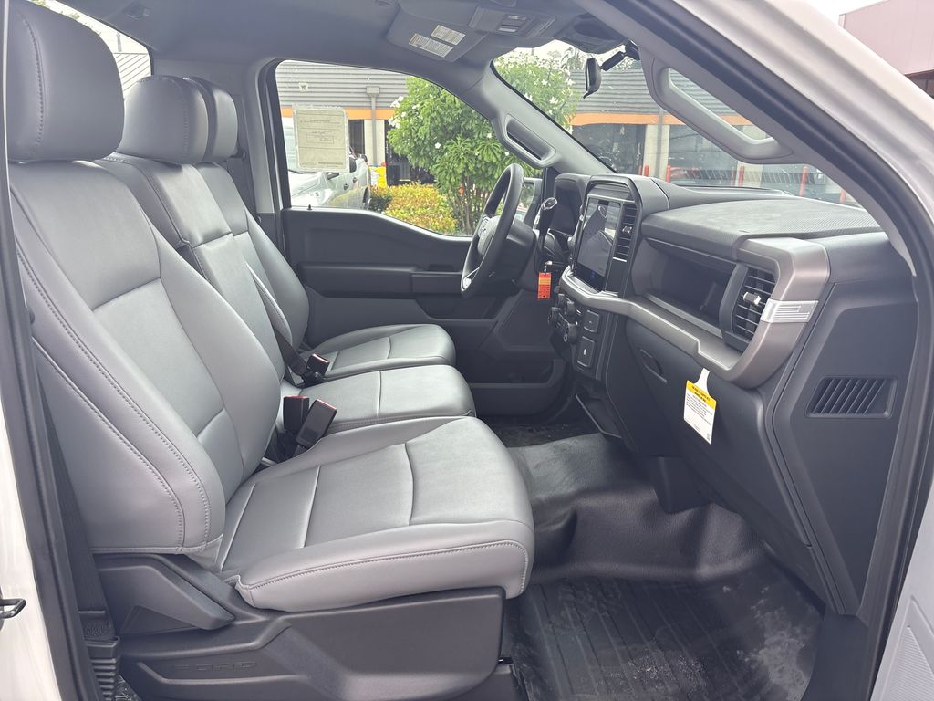 2025 Ford F-150 XL photo 15