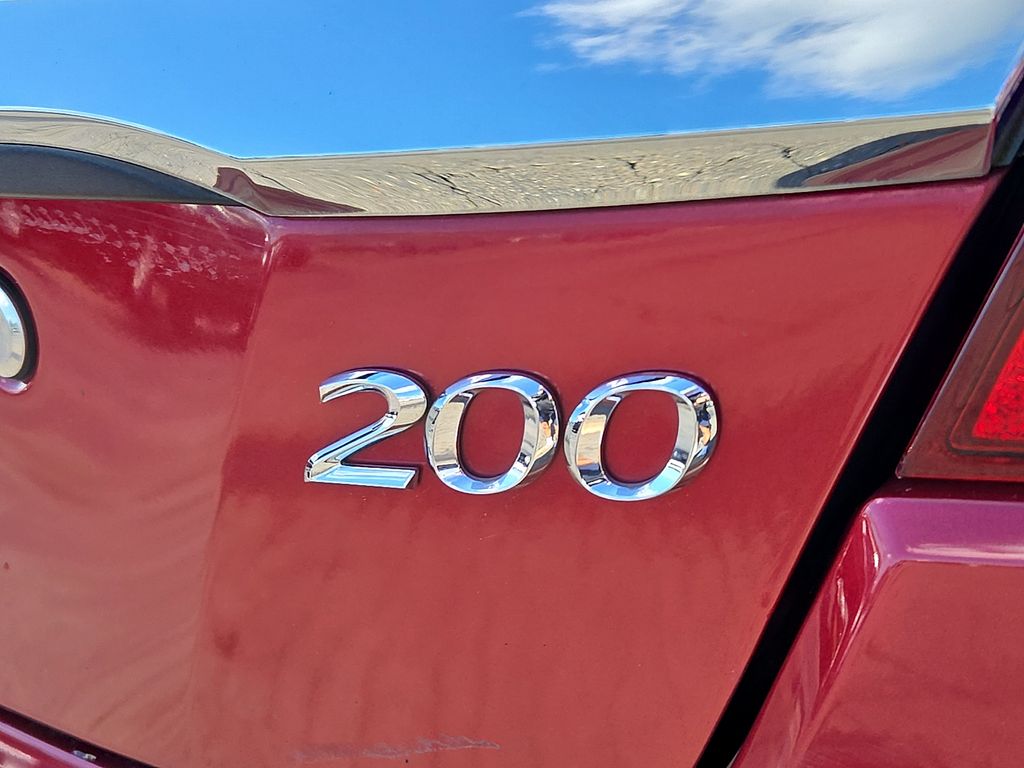 2011 Chrysler 200