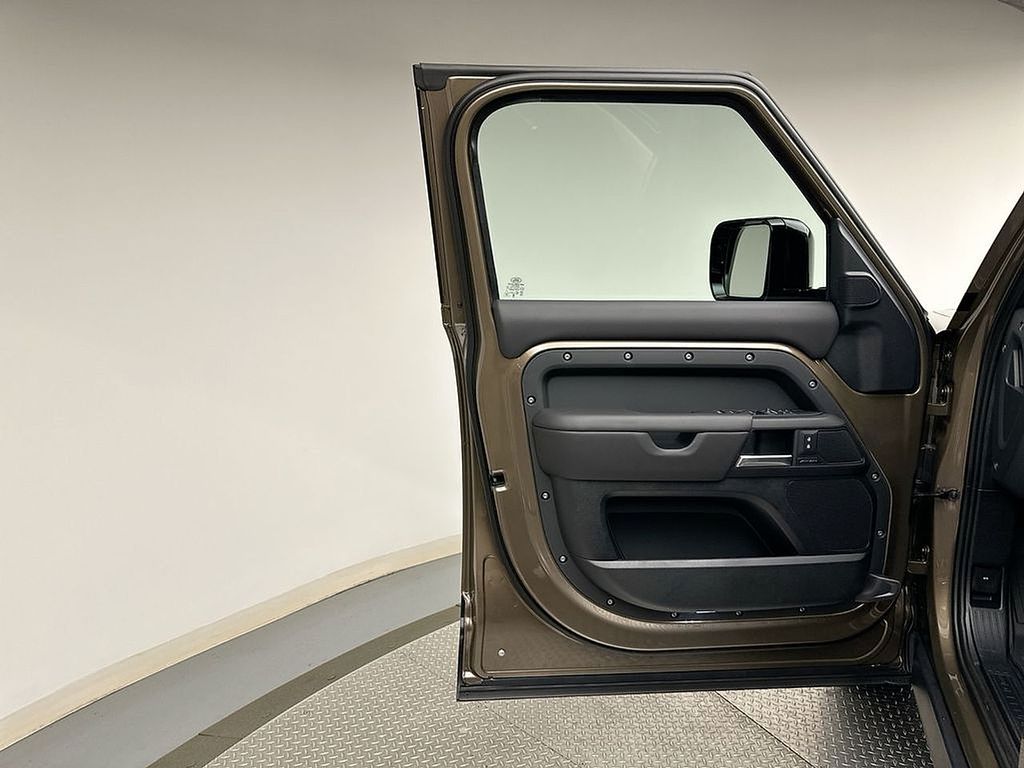 Thumbnail: 2026 Land Rover Defender - 9