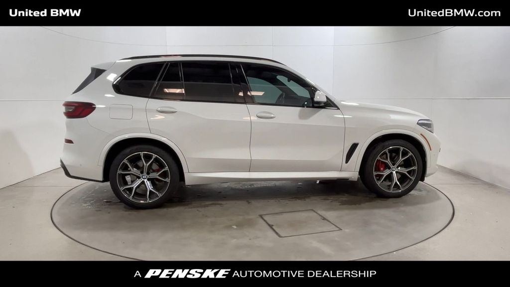 Thumbnail: 2022 BMW X5 - 9