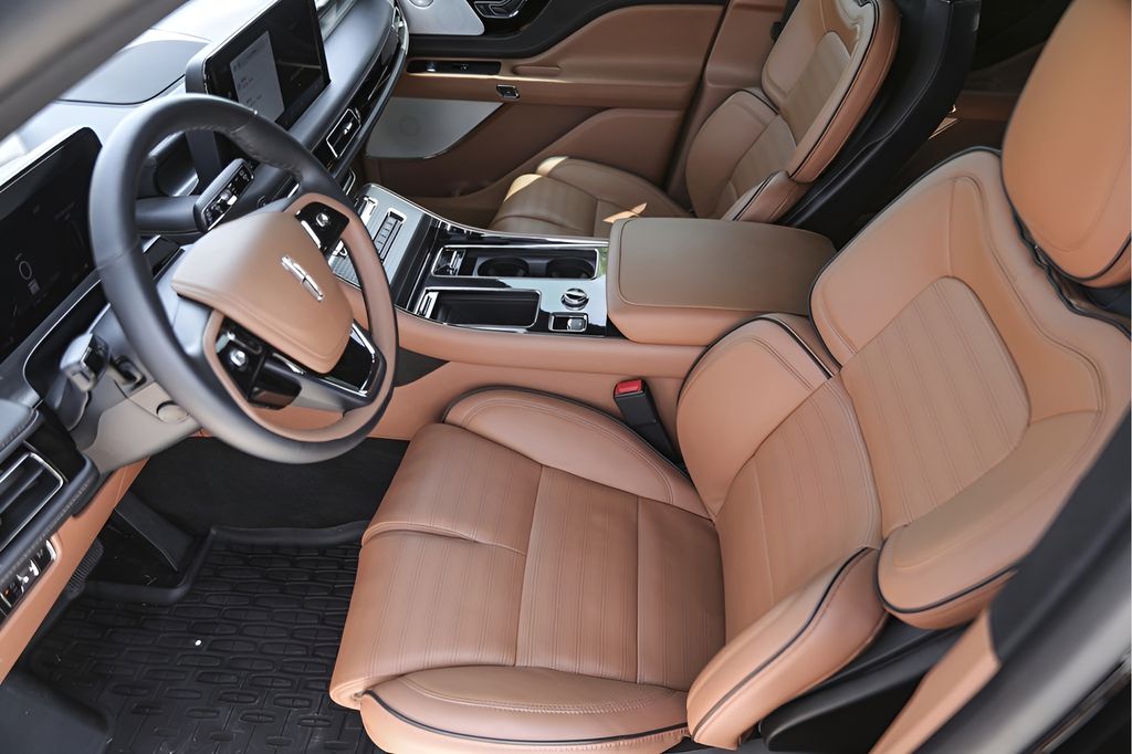 Used Car 2025 Lincoln Aviator  Black Label For Sale Under $80,000 In Austin, Texas