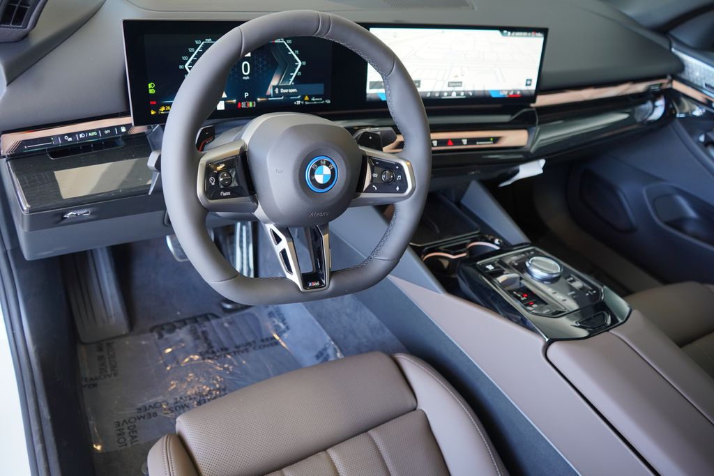 Thumbnail: 2026 BMW 5 Series - 14