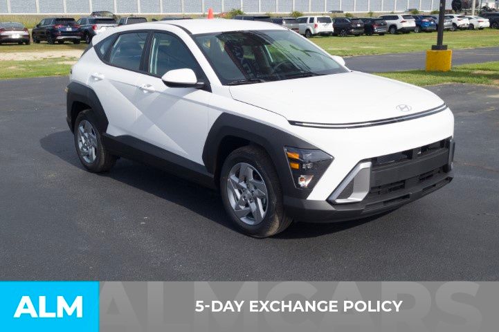 Used 2026 White Hyundai SE image 3